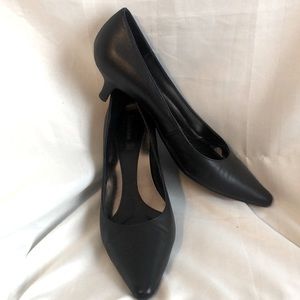 Calvin Klein Diema kitten heels in black size 7.5